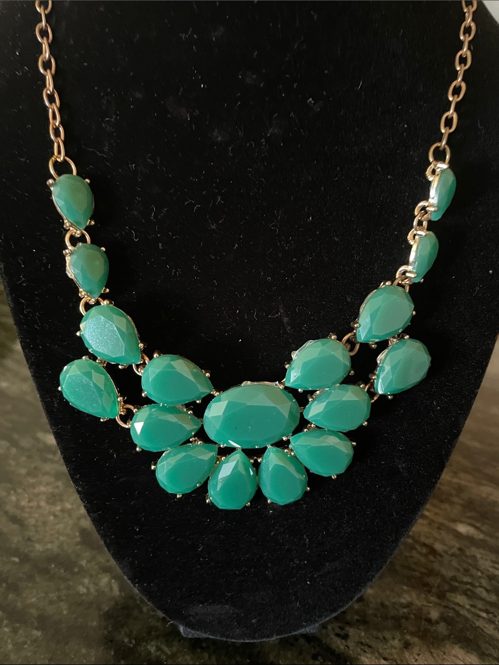 Fashion Jewelry Gold-Tone Necklace with Teal Green Stones